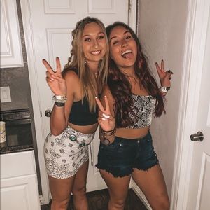 Meet your Posher, Mia